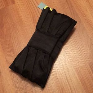 Never used Black clutch